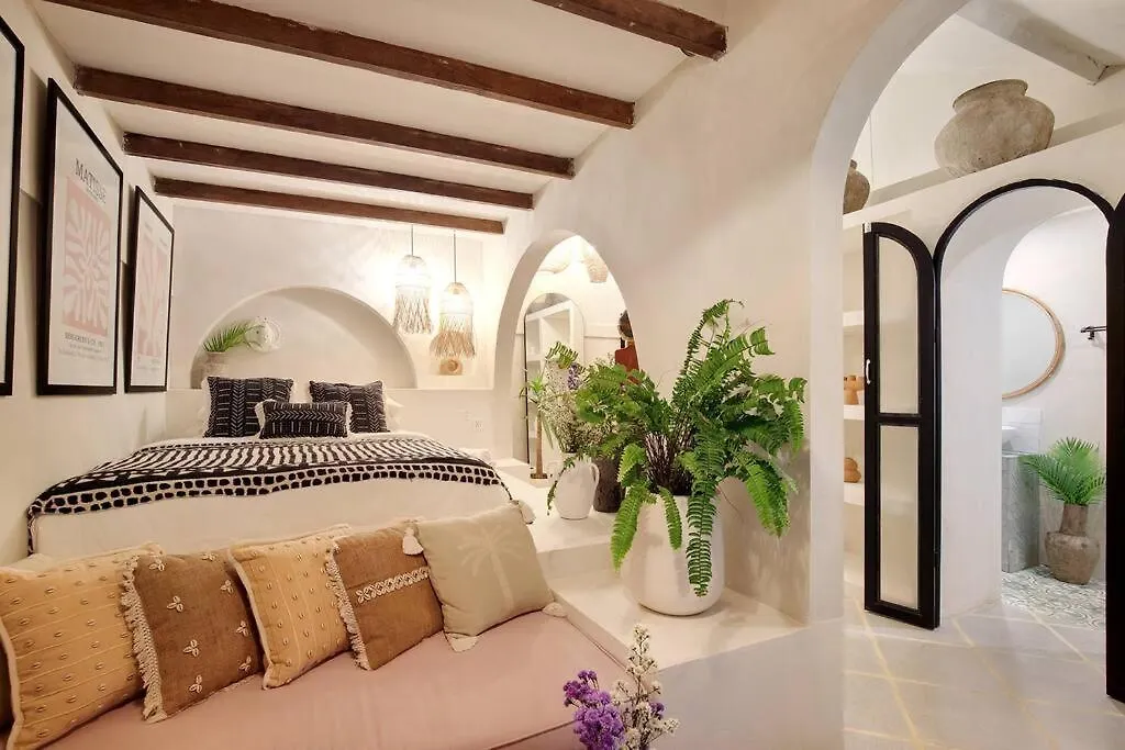 Seminyak Beach Bungalow Studio #2 With Private Pool